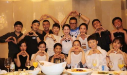 青岛91届同学聚会直播,重温青春岁月，共话往昔情谊